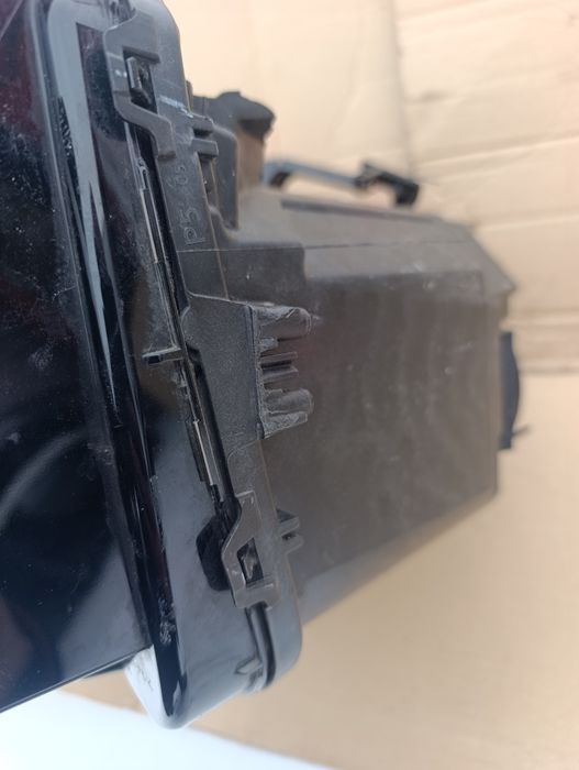Dacia Duster III lampa przód prawa