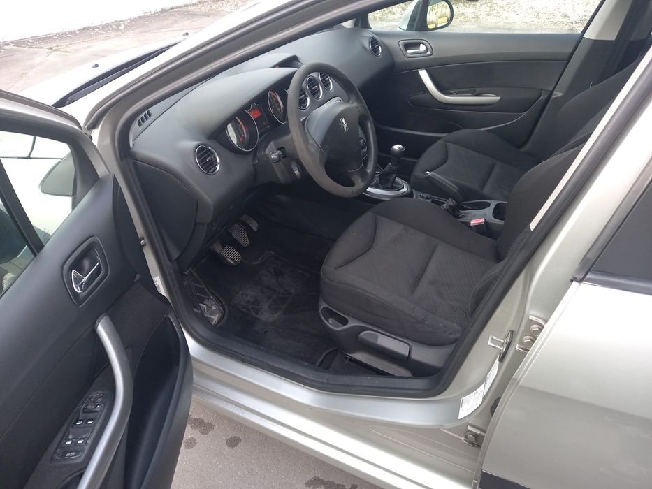 Peugeot Peugeot 308 HDi 90cv 

- *Ano:* [insira o ano, se soub