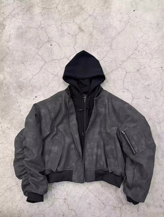 Бомбер чёрный ,серый opium