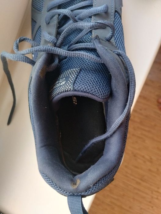 Кросівки чоловічі