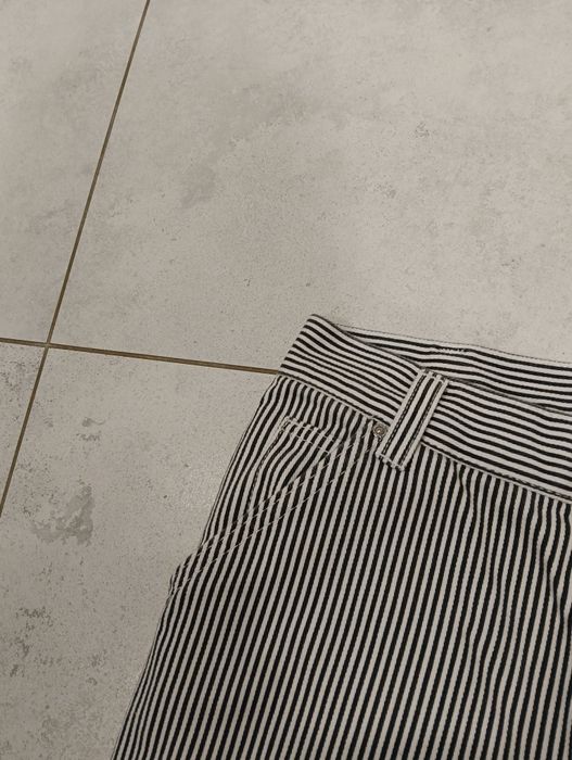 Spodnie z prostymi nogawkami Mango