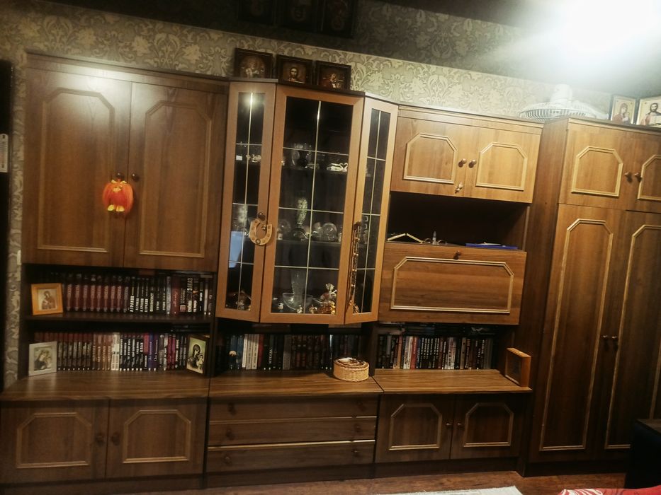 Продам стенку в зал