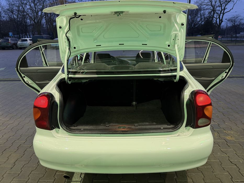 Продам Ланос на автомате 16г