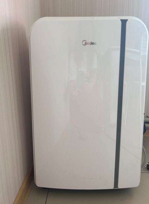 Мобільний кондиціонер Midea MPPDA-09CRN7 (9000 BTU / 2,65 кВт)