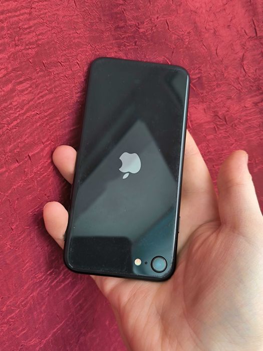 Apple iPhone SE 2020 64 ГБ