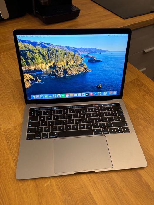 Idealny MacBook Pro 13” 8/128 GB TOUCH BAR SPACE GRAY! 100 cykli