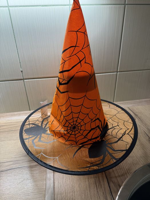 Nowy kapelusz Halloween