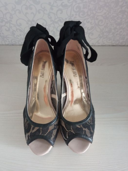 Туфли с открытым носком