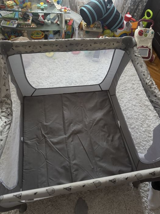 Дитяче ліжко манеж