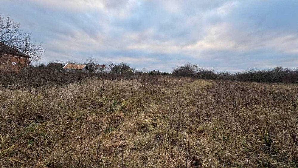 Продам земельну ділянку 11 соток с. Щітки