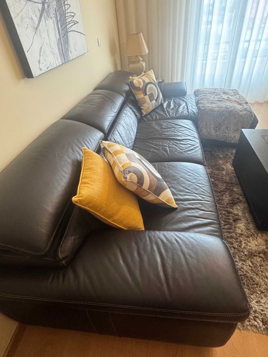 Sofá pele Chateau D'Ax com chaise long