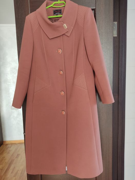 Пальто жіноче демісезонне