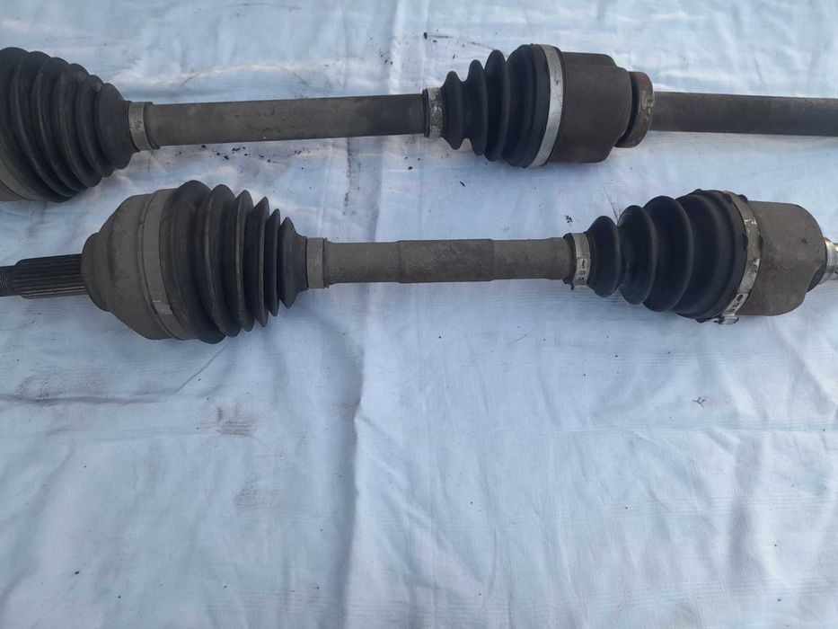 Піввісь полуось тришип оригинал Рено Трафік Опель Віваро Нісан Прімастар разборка розборка розбірка