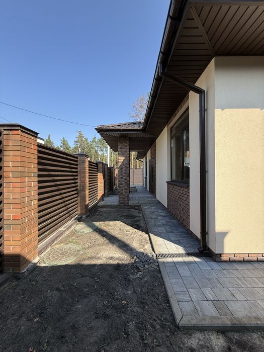 Одноповерховий будинок у Лісовій Бучі серед сосен, 4.7 сотки, газ, з керамоблоку