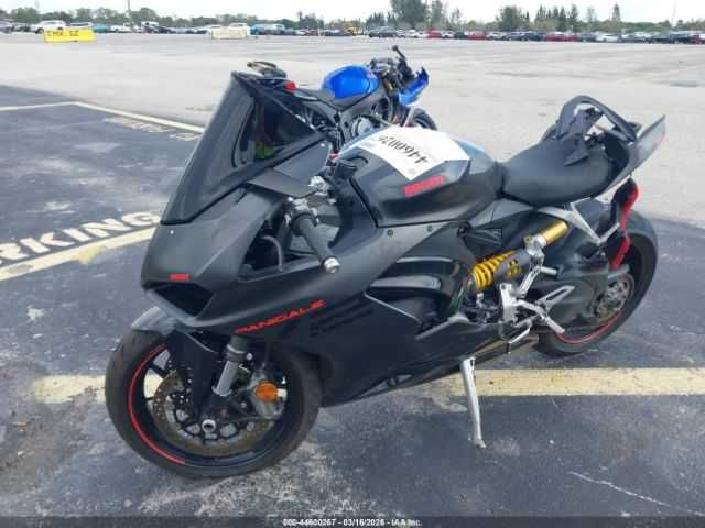 Ducati Panigale V2 2025