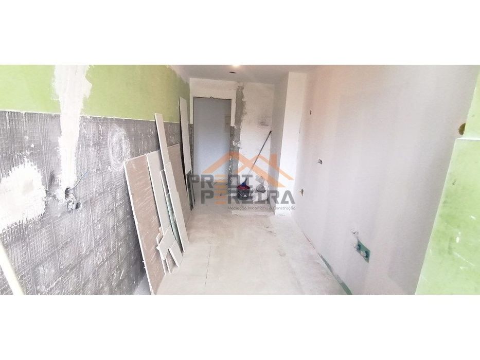 Situado em Santo António dos Cavaleiros, Torres da Bela Vista, T3 t... — Santo António Dos Cavaleiros E Frielas, Lisboa