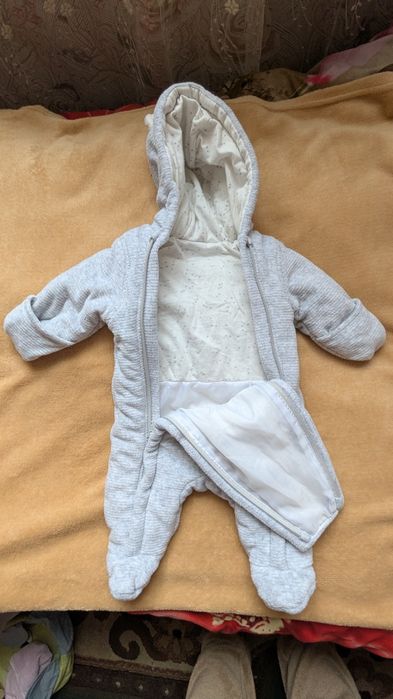 Продам Деми комбинезон на 3-6 месяцев