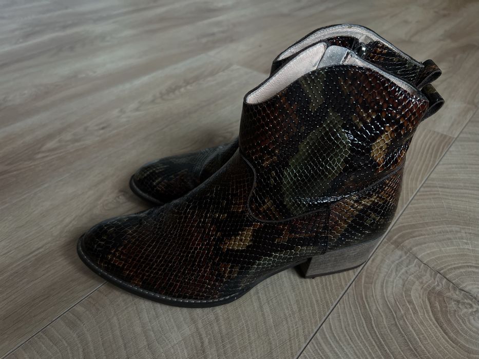 Козаки батільйони ботінки шкіряні 39