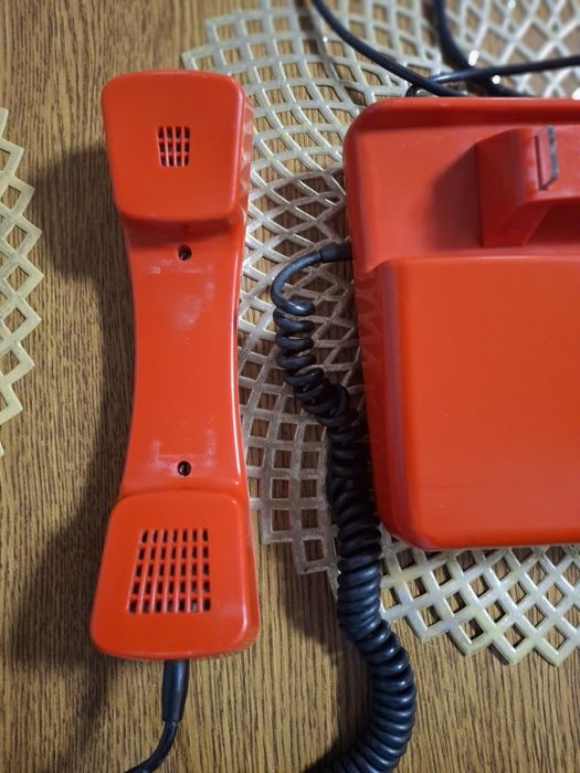 Kultowy Telefon PRL Tulipan RWT Telkom – Czerwony Vintage Design 1978