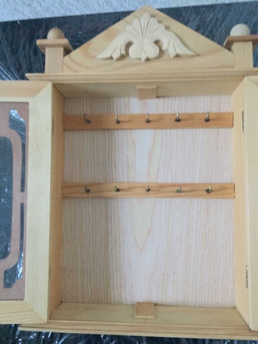 Chaveiro em madeira estilo rústico que dá para pintar -Novo