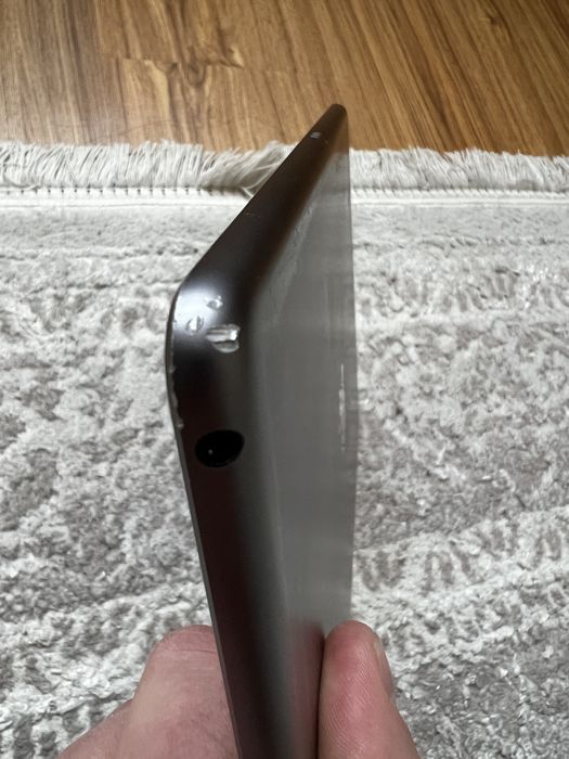 Продам Apple iPad (9-го покоління, 2021) на запчастини