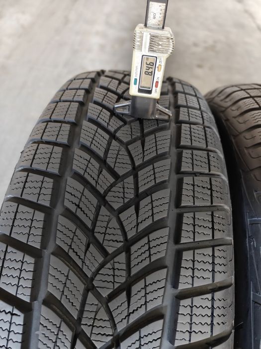 Goodyear UltraGrip Ice SUV Gen-1 235/65 R18 110T XL  шини зимові комплекти у відмінному стані 25-й рік виробник Германія, протектор 8 мм