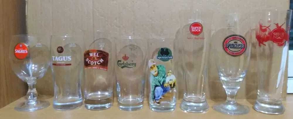 Copos de marcas de bebidas