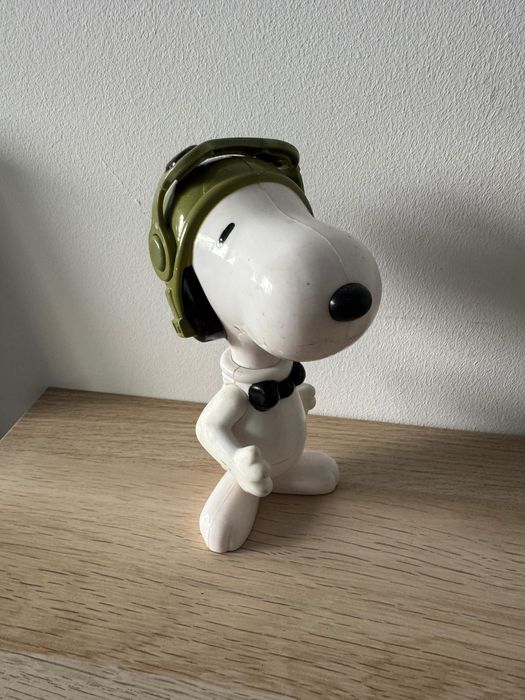 Figura do Snoopy – cerca de 20 cm, decoração colecionável