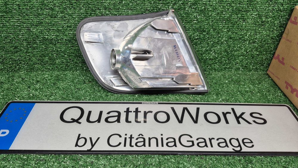 Pisca Farolim Frente Esquerdo Branco TYC Audi A6 C4 1994 a 1998 Ref. 4A0953049D - Novo
