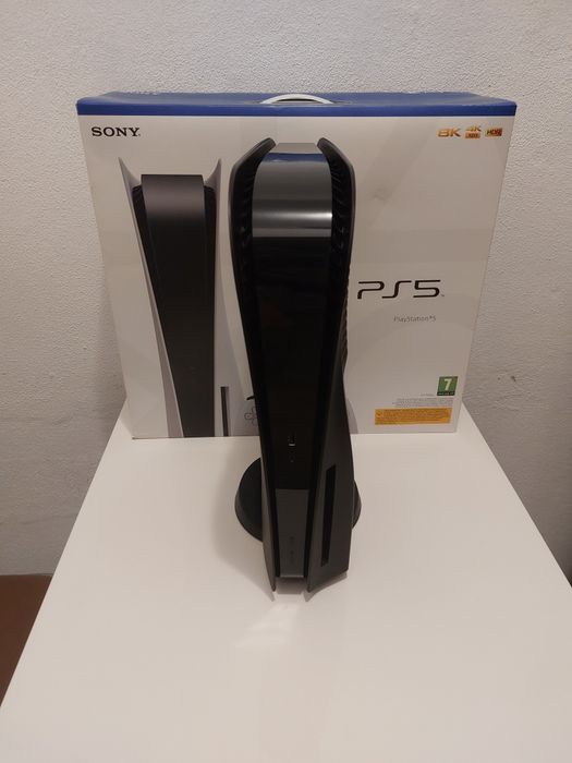 Playstation 5 Standard C/ Leitor de Discos 825GB