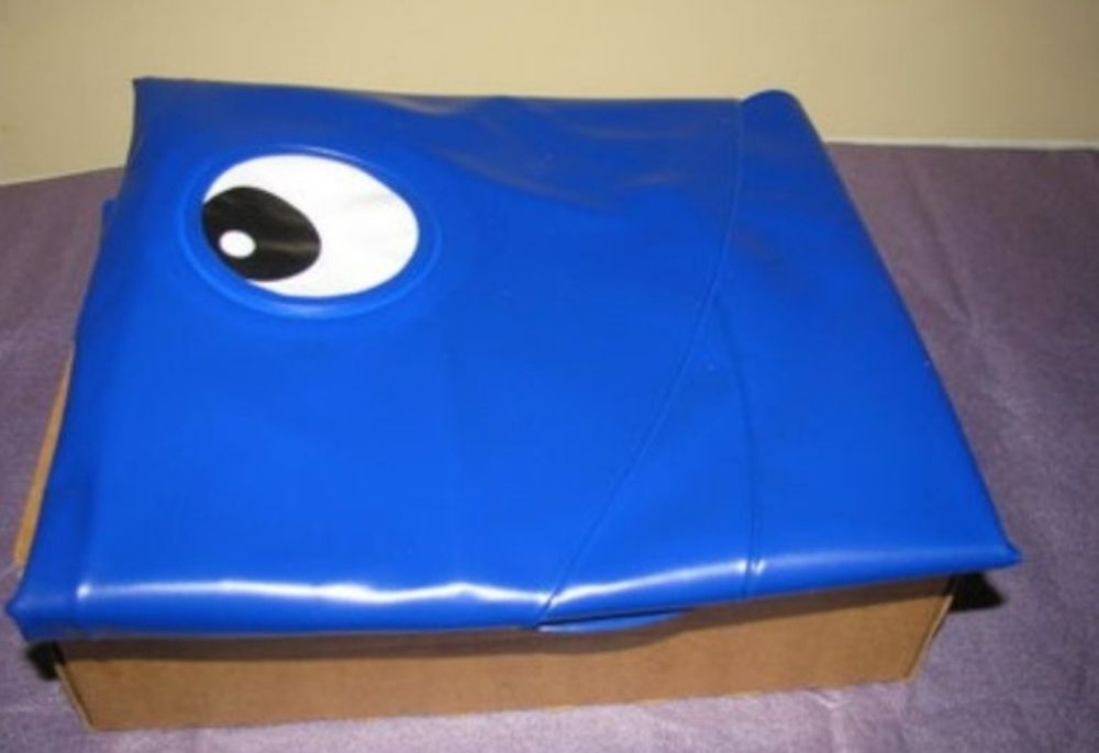 Іграшка нова корівка-попригун надувна FATRA Чехія+ подарунок