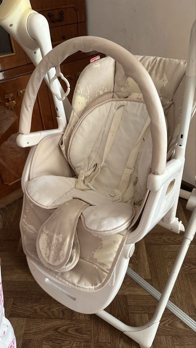 Стілець гойдалка для годування Carrello Triumph