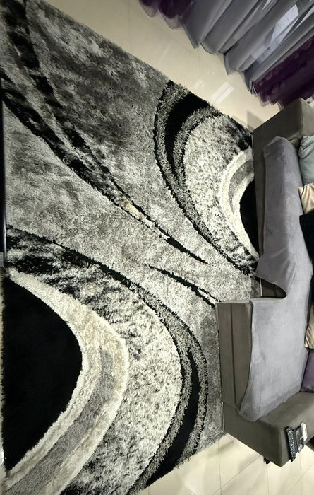 Carpete em muito bom estado.