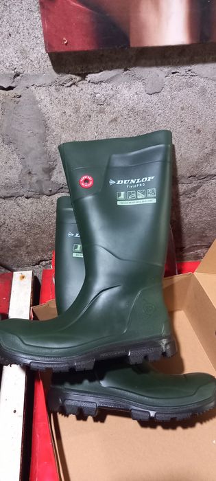 Резиновые сапоги