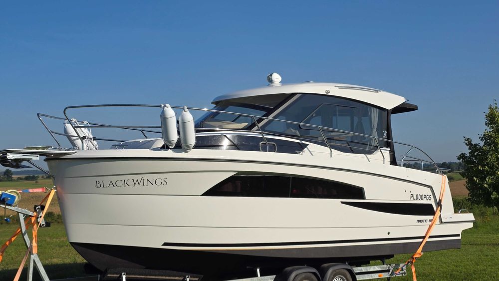 Łódź kabinowa Nautic 880 jacht