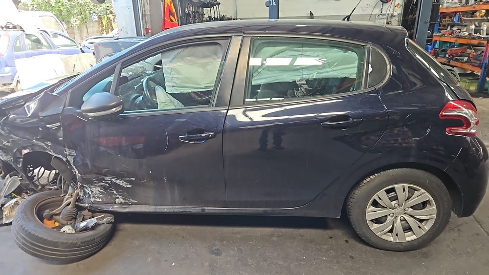 Peugeot 208 para peças
