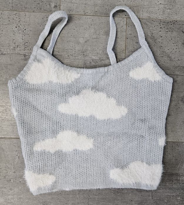 Błękitny crop top chmurki XS la hearts