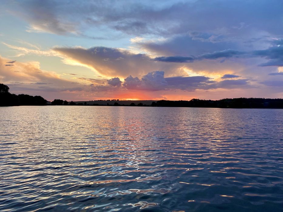Сдам дом на берегу реки, собственный пляж, баня. Доброполье