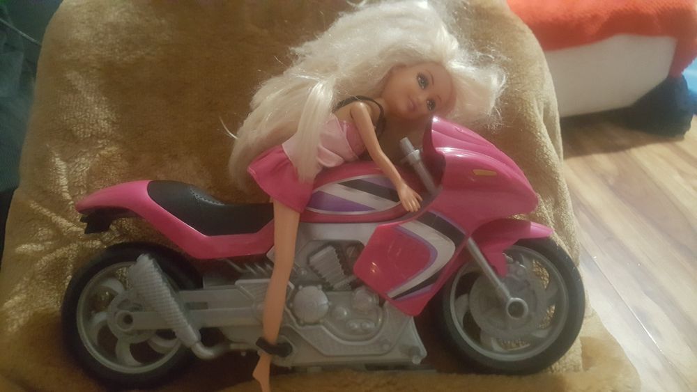 Motor plus barbie       .