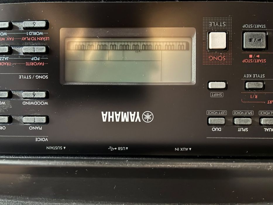 Piano Yamaha PSR-E383 2026