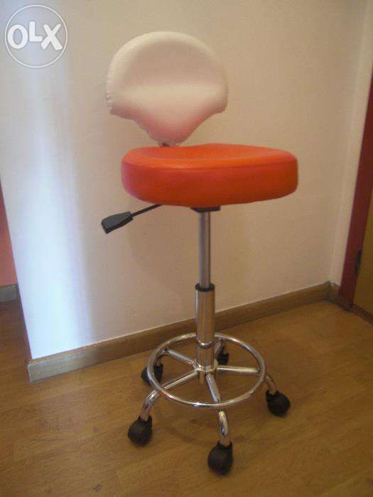 Cadeira de estética e manicure NOVAS