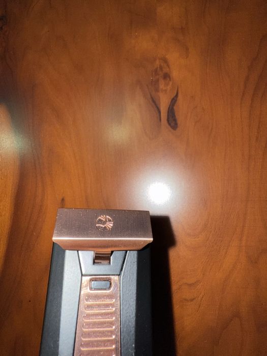 Isqueiro Colibri Preto/Ouro Dupla Chama