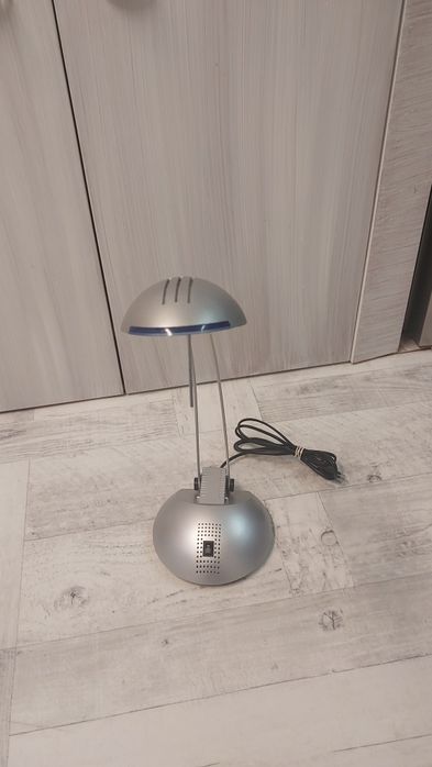 Lamka biurkowa 230v
