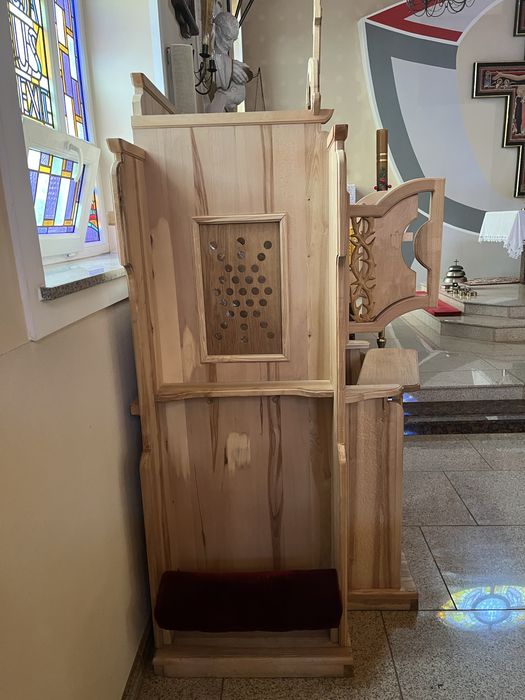 Konfesjonał kościelny