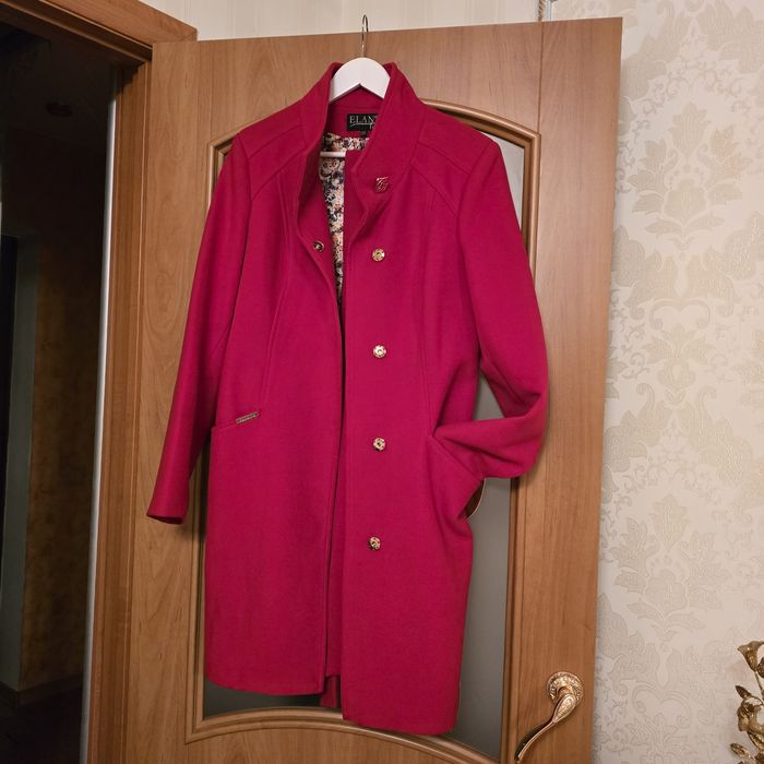 Продам Красивое осеннее Пальто