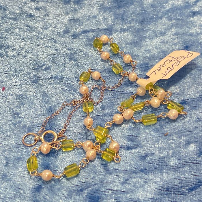 Fio pérolas e pedra com 40 cm. Anúncios abaixo