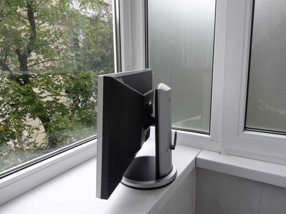 Монитор 19" Samsung 940ВW PLUS  Серебристый