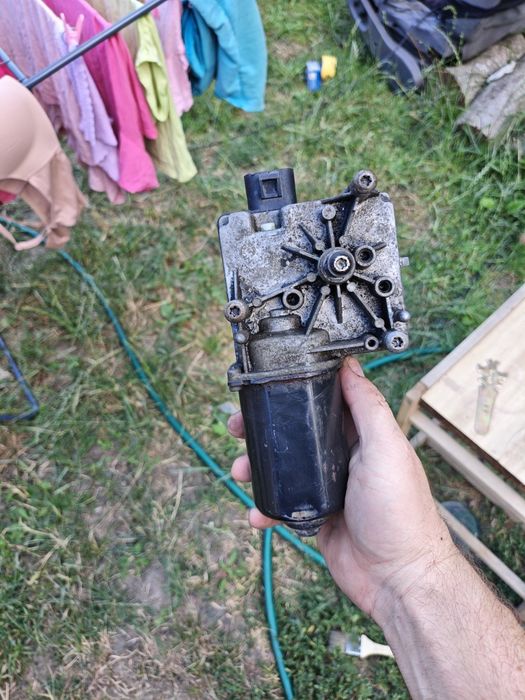 Запчастини до Опель сінтра