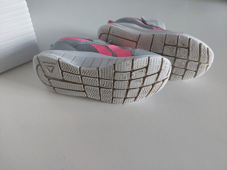 Adidasy  Reebok  dla dziewczynki  rozm 26 cm (16,5 cm )