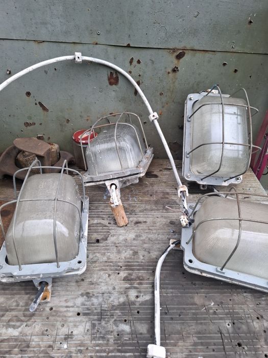 Lampa kanałowa używana